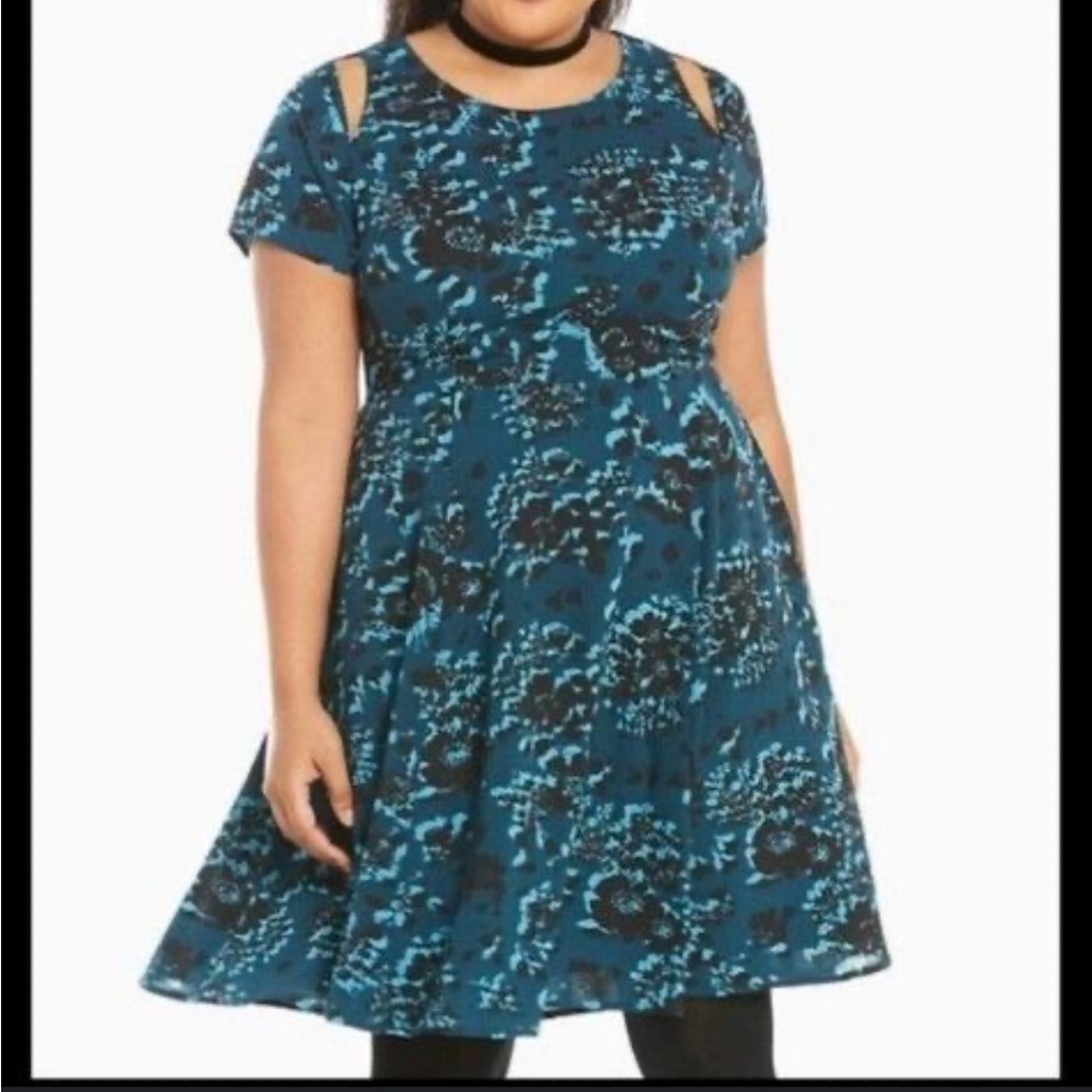 Torrid Womens Dress Size 20 Turquoise Black Floral Cut Out Zip Back Lined